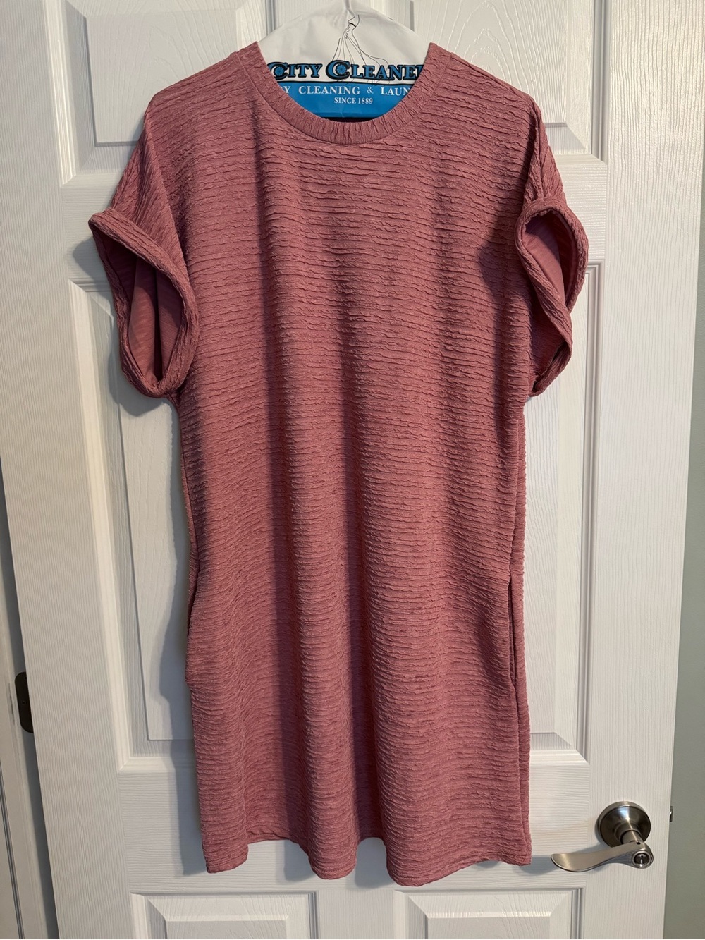 Women's Textured Short-Sleeve Shift Dress - Dusty Rose